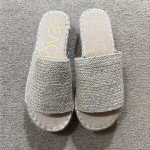 Beach by Matisse sandals size 8